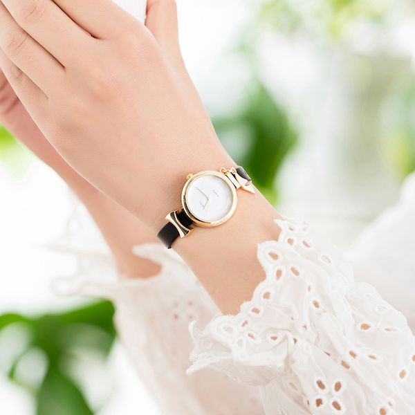 new student simple decoration watch, minority design, pu leather small dial, fresh literary and artistic women's watch, Slivery;brown
new student simple decoration watch, minority design, pu leather small dial, fresh literary and artistic women's watch, Slivery;brown