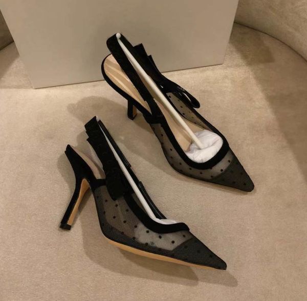 sandals in early spring 2021the plaid velcro platform sandal is available in sizes 35-40 3ft8, Black
sandals in early spring 2021the plaid velcro platform sandal is available in sizes 35-40 3ft8, Black