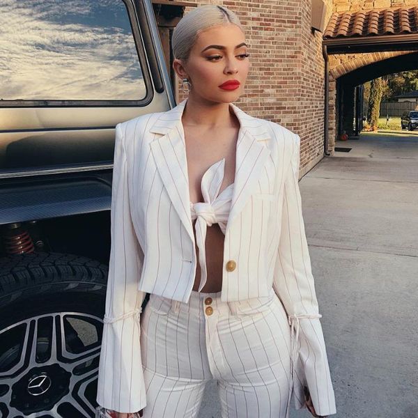 smart kyliejenner flare sleeve three piece striped blazer lapel pants set long v neck strapless crop leg women's two, White
smart kyliejenner flare sleeve three piece striped blazer lapel pants set long v neck strapless crop leg women's two, White