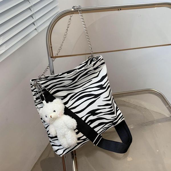 evening bags spring big female 2021 korean fashion simple personality check pattern girl student's single shoulder bag
evening bags spring big female 2021 korean fashion simple personality check pattern girl student's single shoulder bag