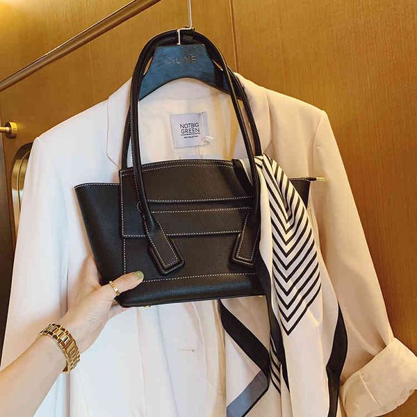 2021brand quality women shoulder bags large totes shopping handbag tote satchel retro purse 3 color
2021brand quality women shoulder bags large totes shopping handbag tote satchel retro purse 3 color