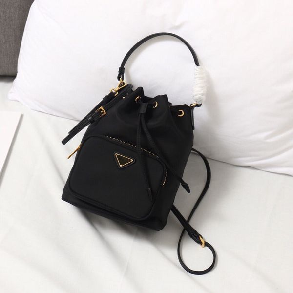 mini bucket handbags bag string fashionable solid-color leather drawstring satchel good quality removable shoulder strap, Red;black
mini bucket handbags bag string fashionable solid-color leather drawstring satchel good quality removable shoulder strap, Red;black
