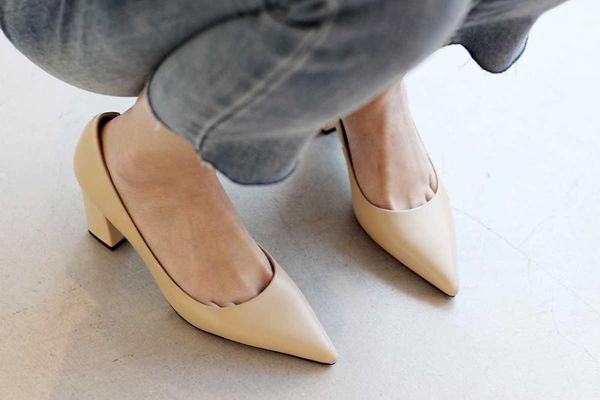 dress shoes genuine leather thick high heels party dating gladiator design slip on european nightclub girl pointed toe pumps l39, Black
dress shoes genuine leather thick high heels party dating gladiator design slip on european nightclub girl pointed toe pumps l39, Black