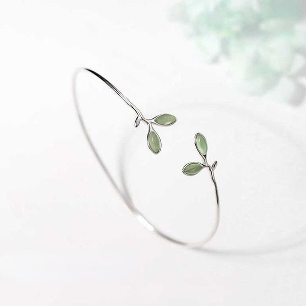 charm bracelets fresh silver color green sprout leaves cuff cat's eye stone open bangle gift, Golden;silver
charm bracelets fresh silver color green sprout leaves cuff cat's eye stone open bangle gift, Golden;silver