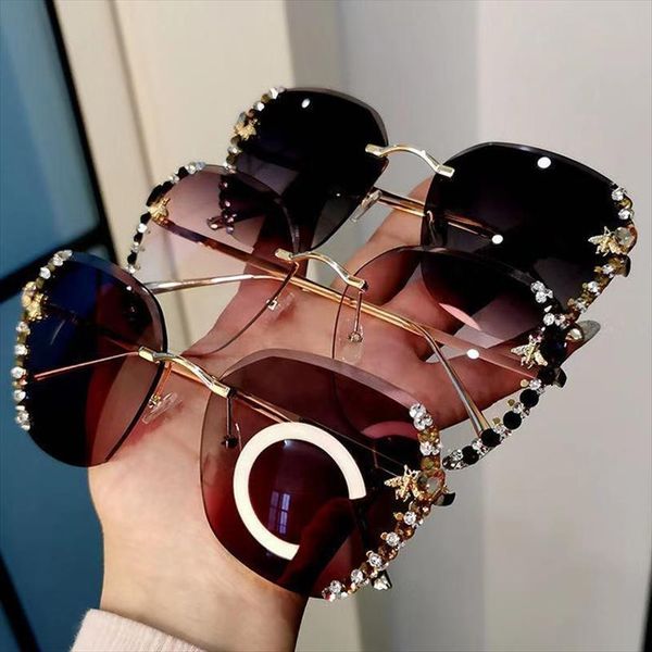 vintage bee sunglasses women rhinestone gradient sun glasses rimless retro eyeglasses gafas de sol mujer, White;black
vintage bee sunglasses women rhinestone gradient sun glasses rimless retro eyeglasses gafas de sol mujer, White;black