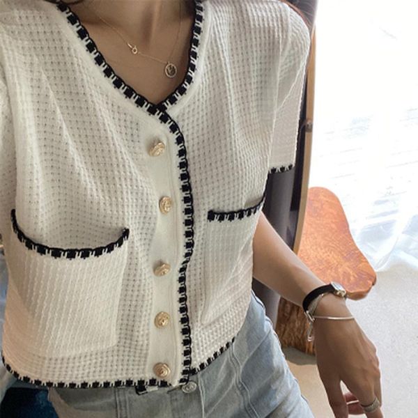 women's blouses & shirts vintage v-neck knitted women fashion 2021 short bm style female harajuku stitching sleeve, White
women's blouses & shirts vintage v-neck knitted women fashion 2021 short bm style female harajuku stitching sleeve, White