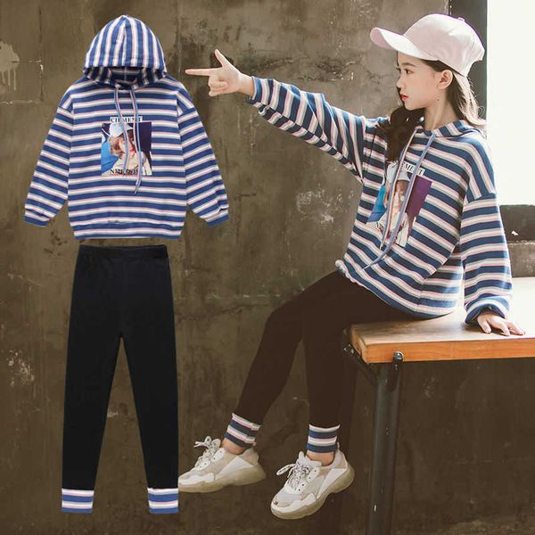 girls' spring suit 2020 new children's sweater two-piece set korean version of foreign style fashionable spring and autumn clothes, White
girls' spring suit 2020 new children's sweater two-piece set korean version of foreign style fashionable spring and autumn clothes, White