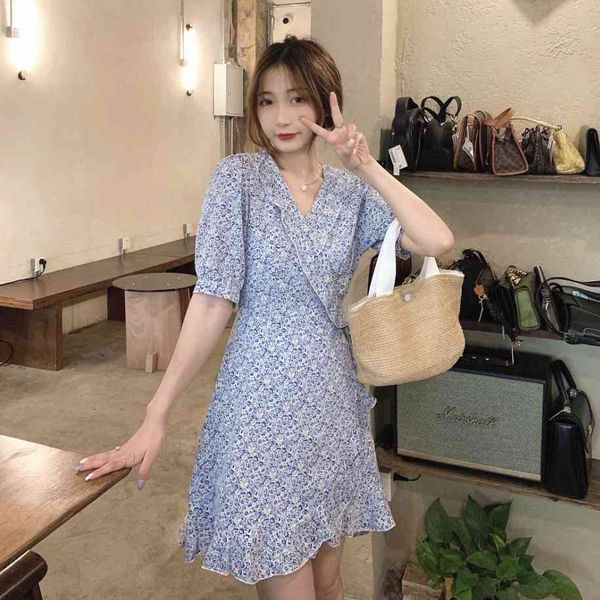 casual loose floral vintage v-neck short sleeve chiffon slim street basic college wind women dresses 210522, Black;gray
casual loose floral vintage v-neck short sleeve chiffon slim street basic college wind women dresses 210522, Black;gray