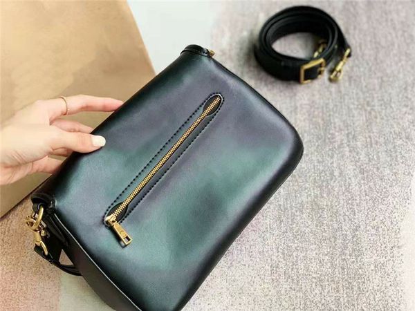 leather removable strap bright soft tabby baguette bag c's printing double l-s shoulder bags genuine real patent women handbags hasp cr
leather removable strap bright soft tabby baguette bag c's printing double l-s shoulder bags genuine real patent women handbags hasp cr