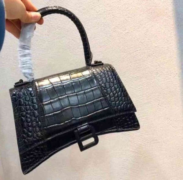 leather moon luxury bags bags balencaigass locomotive genuine hourglass fashion motorcycle small square women handbag designer 5plq
leather moon luxury bags bags balencaigass locomotive genuine hourglass fashion motorcycle small square women handbag designer 5plq