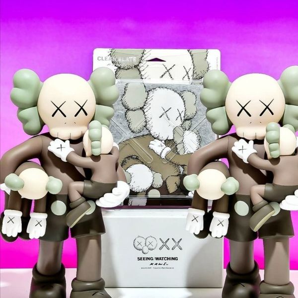 38cm 1.7kg originalfake k a w s 16inches companion detachable and hold the baby for original box kaws action figure model decorations gift
38cm 1.7kg originalfake k a w s 16inches companion detachable and hold the baby for original box kaws action figure model decorations gift