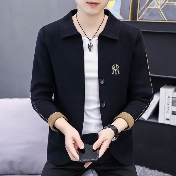 2021 autumn long sleeve knitted cardigan youth solid color embroidery loose thickened sweater coat men's wear, White;black
2021 autumn long sleeve knitted cardigan youth solid color embroidery loose thickened sweater coat men's wear, White;black
