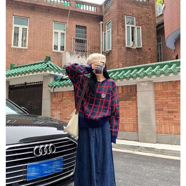 college style round neck knitted sweater plaid embroidery bear autumn and winter loose, White;black
college style round neck knitted sweater plaid embroidery bear autumn and winter loose, White;black