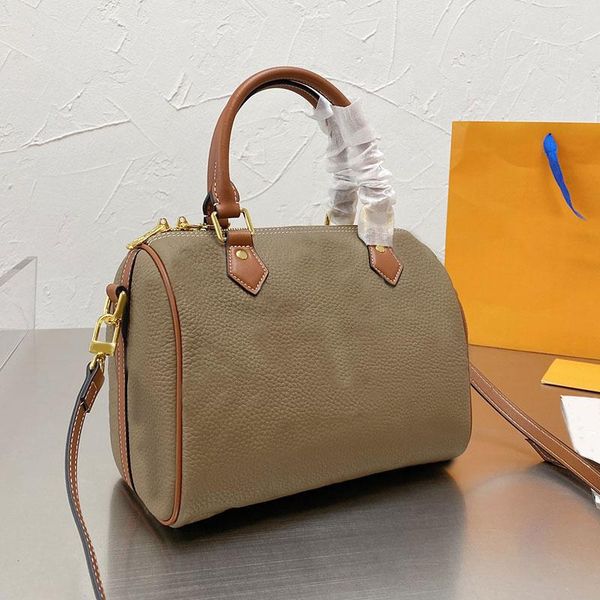 letter prints crossbody bag women classic pillow bags women travel tote handbag high cowhide shoulder handbags old flower back pckage 25cm 5, Black;red
letter prints crossbody bag women classic pillow bags women travel tote handbag high cowhide shoulder handbags old flower back pckage 25cm 5, Black;red