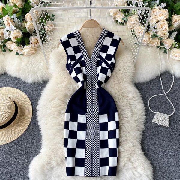 casual dresses chic autumn oversize bandage sleeveless sweater dress women thick knitted mini plaid female vest, Black;gray
casual dresses chic autumn oversize bandage sleeveless sweater dress women thick knitted mini plaid female vest, Black;gray