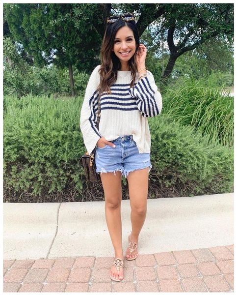 sweater women's autumn/winter 2021 fashion casual trumpet sleeve striped round neck women sweaters, White;black
sweater women's autumn/winter 2021 fashion casual trumpet sleeve striped round neck women sweaters, White;black