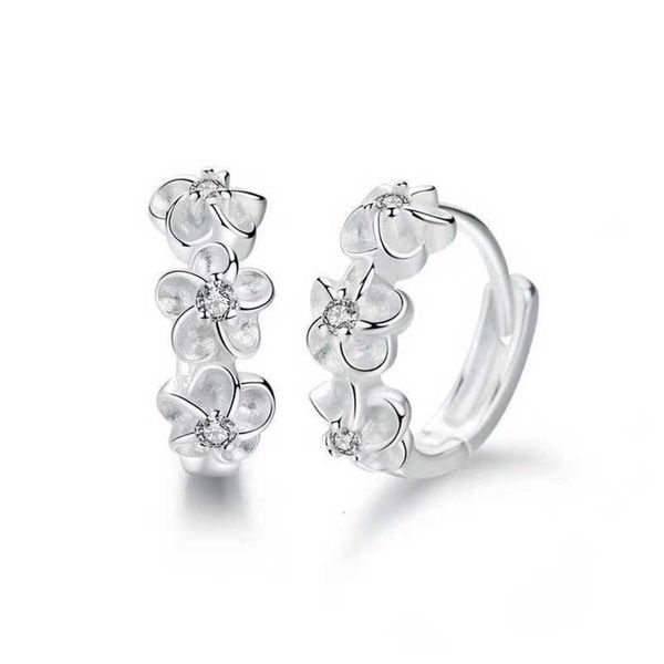925 lbyzhan sterling sier earrings small flower round female charm jewelry venom, Golden
925 lbyzhan sterling sier earrings small flower round female charm jewelry venom, Golden