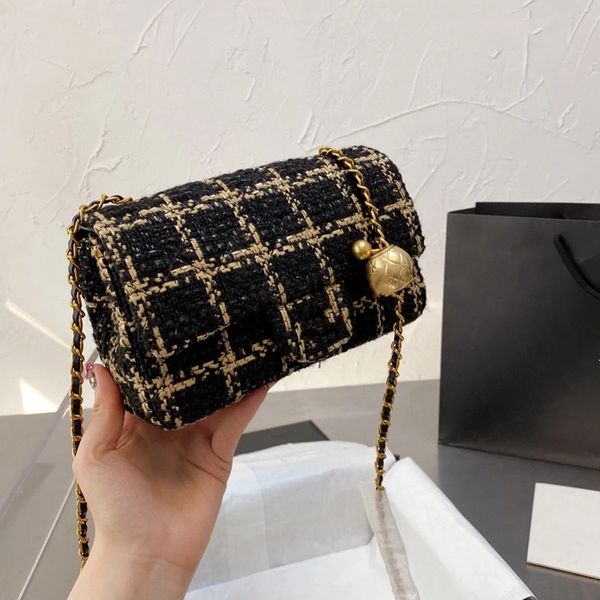 2021 new large capacity beauty shoulder bag fashion lady trend all-match classic selling handbag with the box wholesale discount
2021 new large capacity beauty shoulder bag fashion lady trend all-match classic selling handbag with the box wholesale discount