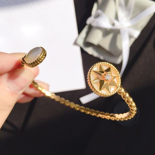 luxury jewelry designer rose gold bracelets for women open cuff bracelets fashion of shipping fashion luxury designer jewelry, Golden;silver
luxury jewelry designer rose gold bracelets for women open cuff bracelets fashion of shipping fashion luxury designer jewelry, Golden;silver