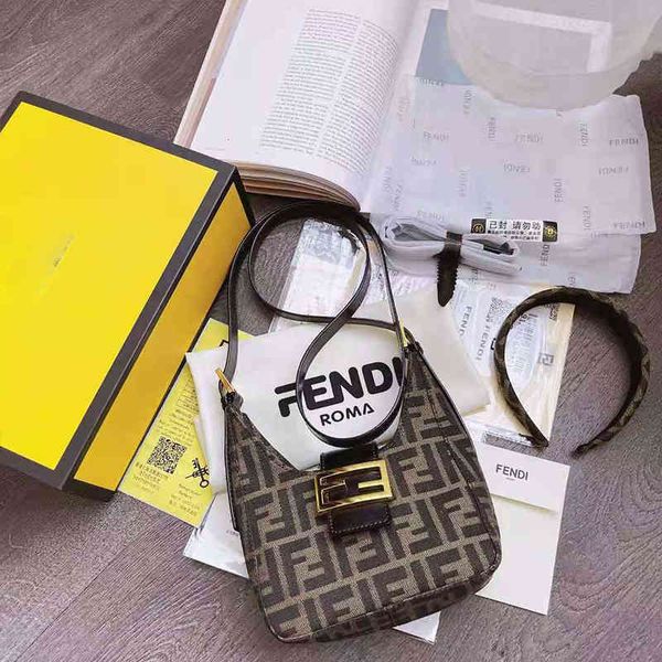 wholesale middle vintage french ancient mini canvas underarm stick magnetic buckle single shoulder hand women's presbyopia bag yw ywlux
wholesale middle vintage french ancient mini canvas underarm stick magnetic buckle single shoulder hand women's presbyopia bag yw ywlux