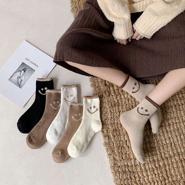 autumn and winter mid in cartoon smiling face curling thickened cotton female, Black;white
autumn and winter mid in cartoon smiling face curling thickened cotton female, Black;white
