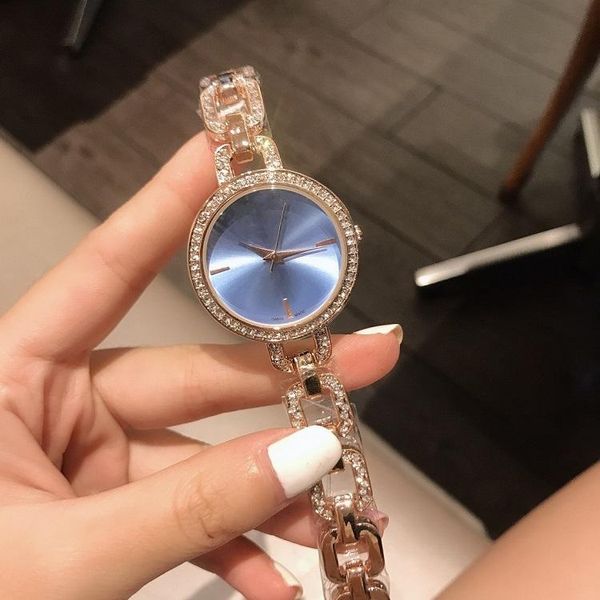 2021 new rose gold luxury mens watches three needle series quartz watch women designer watches swar brand diamond bezel fashion wristwatch, Slivery;brown
2021 new rose gold luxury mens watches three needle series quartz watch women designer watches swar brand diamond bezel fashion wristwatch, Slivery;brown