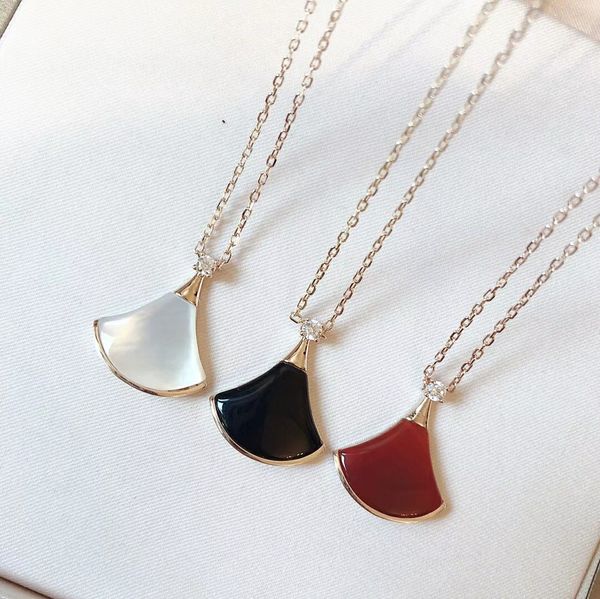 18k rose gold necklace inlaid with jade dressing skirt fan-shaped red agaryx diamond girl valentine gift fashion pendant, Silver
18k rose gold necklace inlaid with jade dressing skirt fan-shaped red agaryx diamond girl valentine gift fashion pendant, Silver