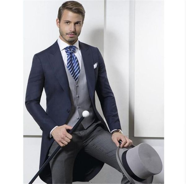 men's suits & blazers 2021 design classic tailcoat groom tuxedos wedding prom clothes (jacket + pants vest)men's swallowtail, White;black
men's suits & blazers 2021 design classic tailcoat groom tuxedos wedding prom clothes (jacket + pants vest)men's swallowtail, White;black