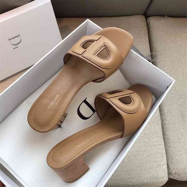 wholesale d cd letter hollowed out one line slippers wear pig nose leisure beach thick heel sandals women luxurysss designersss shoes yw, Black
wholesale d cd letter hollowed out one line slippers wear pig nose leisure beach thick heel sandals women luxurysss designersss shoes yw, Black