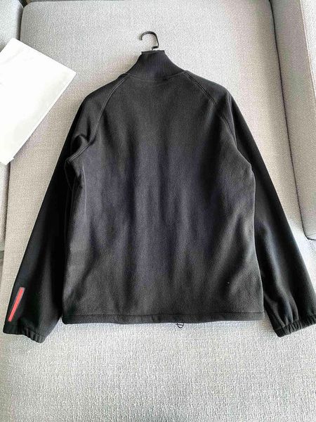 autumn and winter 2021 new designer jacket high-end fleece material comfortable zipper stand collar black mens luxury coat, Black;brown
autumn and winter 2021 new designer jacket high-end fleece material comfortable zipper stand collar black mens luxury coat, Black;brown