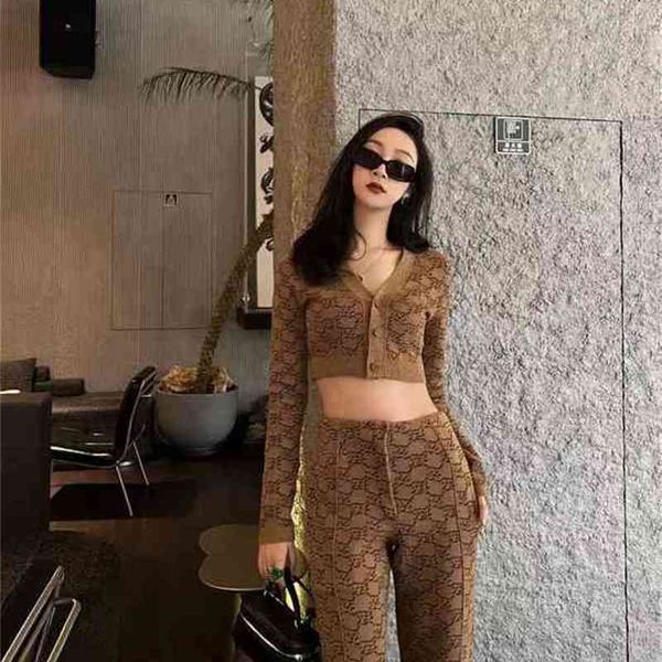2022 factory wholesale new model laohua early spring capsule letter cardigan jacket set v-neck sweater + straight pants, White
2022 factory wholesale new model laohua early spring capsule letter cardigan jacket set v-neck sweater + straight pants, White