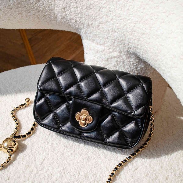 handbag bag female 2021 texture lingge chain single shoulder messenger bag small square white mobile phone, Black;red
handbag bag female 2021 texture lingge chain single shoulder messenger bag small square white mobile phone, Black;red
