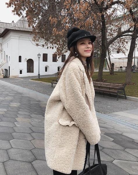 female winter lamb wool coat korean loose sheep hair velvet fur jacket streetwear women outwear women's down & parkas, Black
female winter lamb wool coat korean loose sheep hair velvet fur jacket streetwear women outwear women's down & parkas, Black