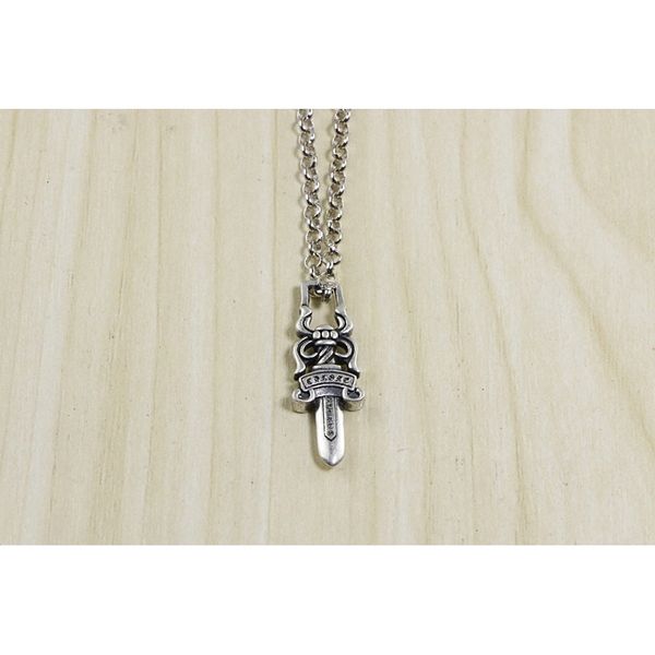 luxury design pendant necklace fashion jewelry ch original replica thai silver small sword men's and women's personalized creative
luxury design pendant necklace fashion jewelry ch original replica thai silver small sword men's and women's personalized creative