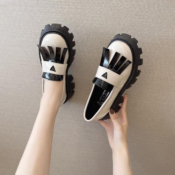 dress shoes 2021 spring autumn women's black pumps british style small leather women platform single ladies fashion loafers
dress shoes 2021 spring autumn women's black pumps british style small leather women platform single ladies fashion loafers