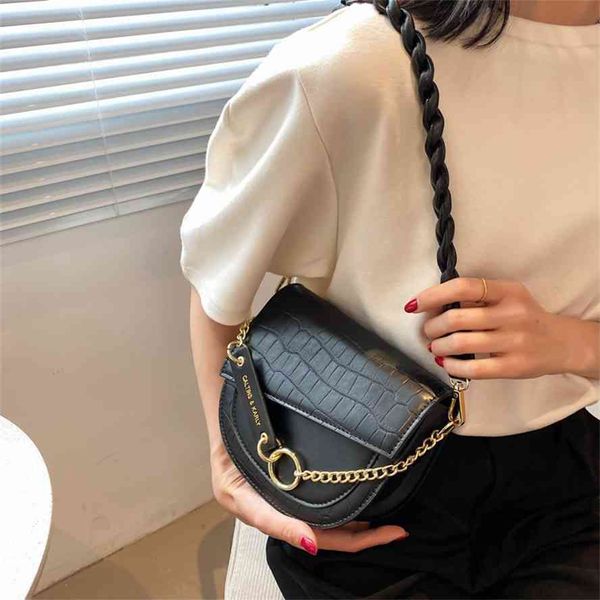 2021 new underarm women's korean fashion simple stone single shoulder slant cross bag
2021 new underarm women's korean fashion simple stone single shoulder slant cross bag