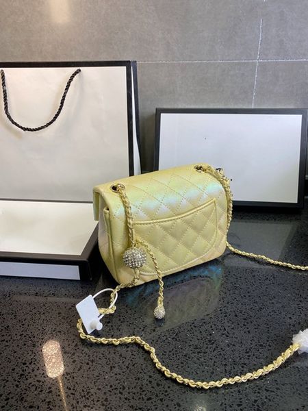 luxury leathers bag leather clutch 19 series genuine woman wild colorful small golden ball design rhombus chain messenger iyhi846523
luxury leathers bag leather clutch 19 series genuine woman wild colorful small golden ball design rhombus chain messenger iyhi846523