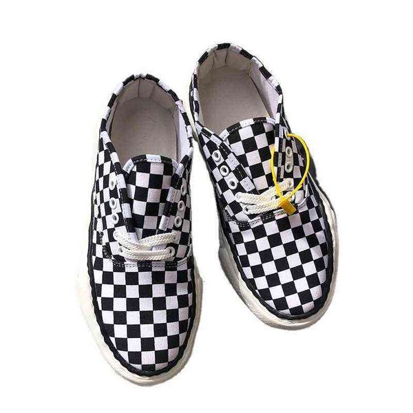 xiaozhong dexun melting shoes board black and white checkerboard men's canvas fashion casual
xiaozhong dexun melting shoes board black and white checkerboard men's canvas fashion casual