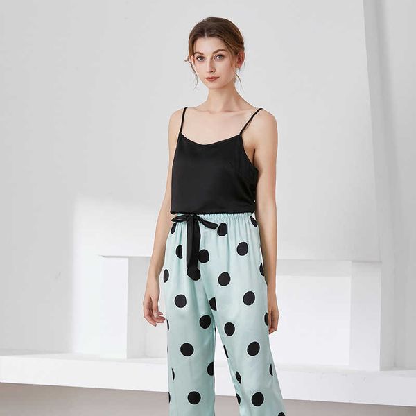sleepwear silk simulation deep u-ne suspender pants women's summer comfortable home suit, Black;red
sleepwear silk simulation deep u-ne suspender pants women's summer comfortable home suit, Black;red
