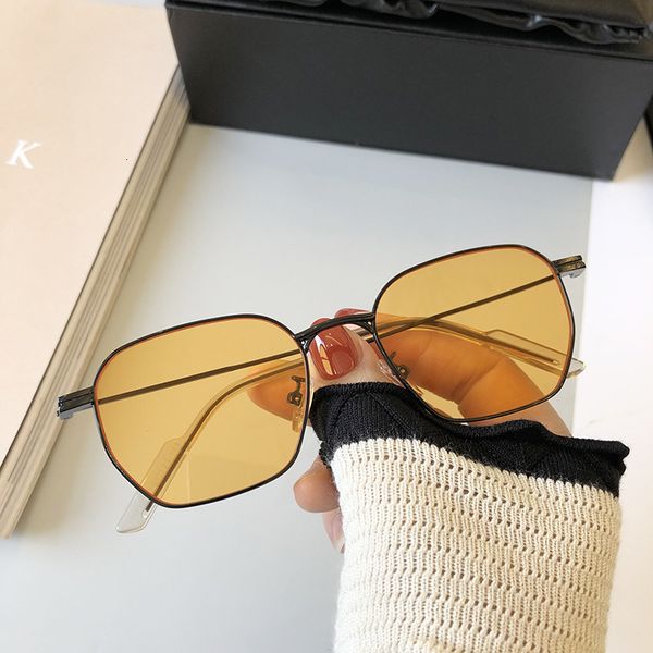 same sunglasses korean men's tea yellow net red street p anti uv women's fashion, White;black
same sunglasses korean men's tea yellow net red street p anti uv women's fashion, White;black