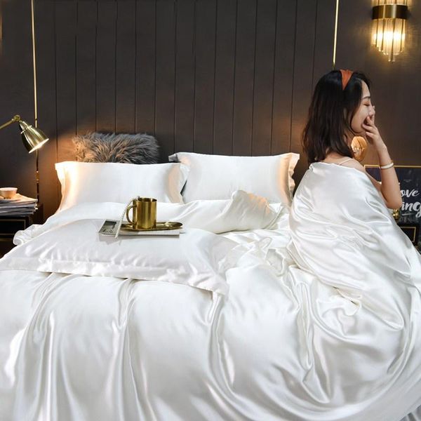 bedding sets european style 60 silk four-piece set mulberry quilt cover bed sheet pillowcase ice bedspread
bedding sets european style 60 silk four-piece set mulberry quilt cover bed sheet pillowcase ice bedspread