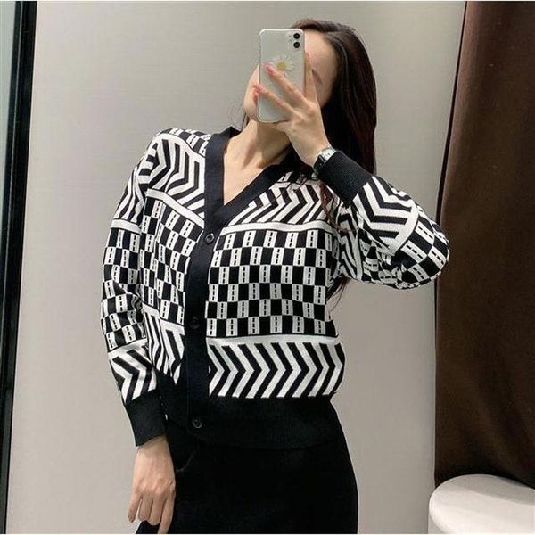 women's two piece pants 2 sets womens outfits 2021 luxury designer clothing fashion geometric print loose v neck knitwear for lady, White
women's two piece pants 2 sets womens outfits 2021 luxury designer clothing fashion geometric print loose v neck knitwear for lady, White