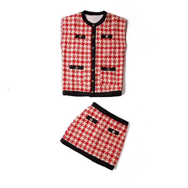 chic autumn designer europe women suit pockets plaid tweed lady sleeveless vest & slim mini skirt female 2 pcs set, Black;brown
chic autumn designer europe women suit pockets plaid tweed lady sleeveless vest & slim mini skirt female 2 pcs set, Black;brown