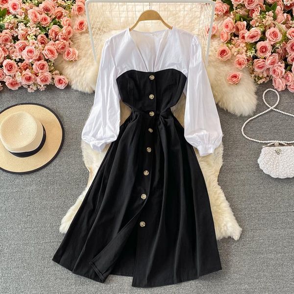 casual dresses 2021 autumn korean version of fake two-piece black and white stitching mid-length retro v-neck single-breasted dress female, Black;gray
casual dresses 2021 autumn korean version of fake two-piece black and white stitching mid-length retro v-neck single-breasted dress female, Black;gray