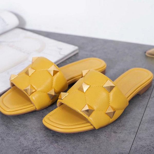 2021 summer new arrive rivets genuine leather women slippers beach women slides cool sandals plus size 35-42, Black
2021 summer new arrive rivets genuine leather women slippers beach women slides cool sandals plus size 35-42, Black