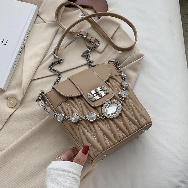 evening bags diamond chain tote bucket bag 2021 fashion pu leather women's designer handbag travel shoulder messenger
evening bags diamond chain tote bucket bag 2021 fashion pu leather women's designer handbag travel shoulder messenger