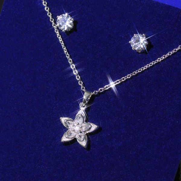 pendant necklaces luxury simple five petal plum blossom romantic women inlay zircon necklace fashion elegant girl birthday gift, Silver
pendant necklaces luxury simple five petal plum blossom romantic women inlay zircon necklace fashion elegant girl birthday gift, Silver