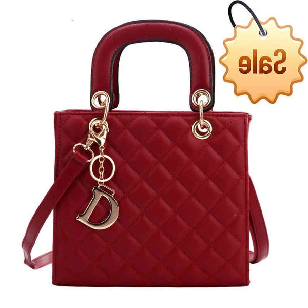 diana bag women's 2019 new fashion texture foreign style d pendant diamond lattice chain portable messenger
diana bag women's 2019 new fashion texture foreign style d pendant diamond lattice chain portable messenger