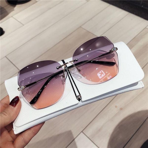 sunglasses trimming frameless large frame, tiktok, gradual change, sunglasses, glasses, glasses, White;black
sunglasses trimming frameless large frame, tiktok, gradual change, sunglasses, glasses, glasses, White;black