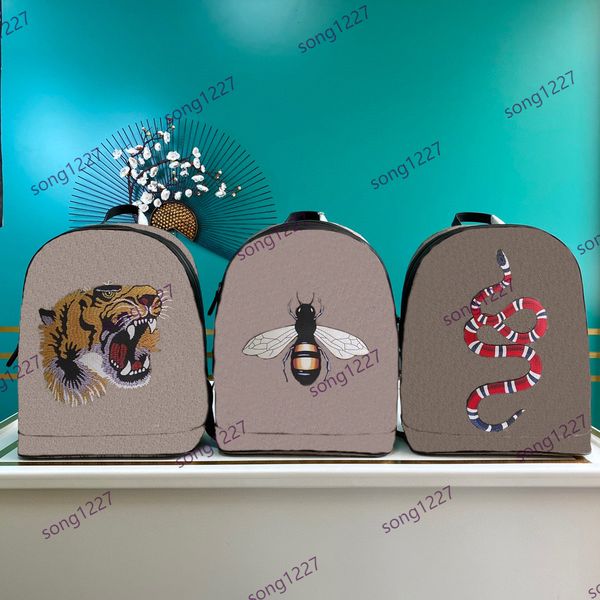 new backpack style unique style, with a sense structure of shoulder bags iconic details, popular styles around world, the lines are clear an
new backpack style unique style, with a sense structure of shoulder bags iconic details, popular styles around world, the lines are clear an